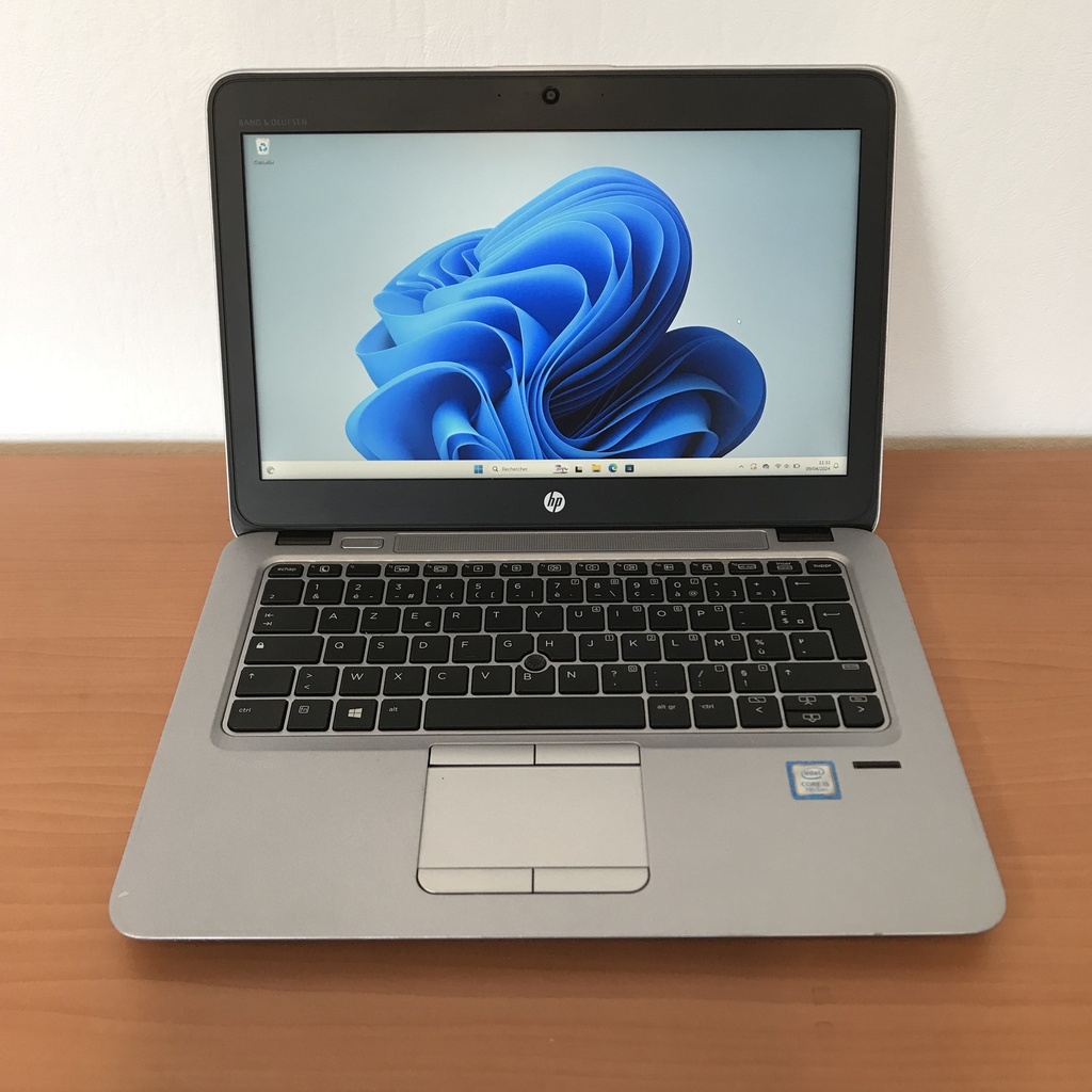 HP EliteBook 820 G4  i5-7200U @ 2.50GHz RAM 8 Go  SSD 238 Go ['12'] Windows 11